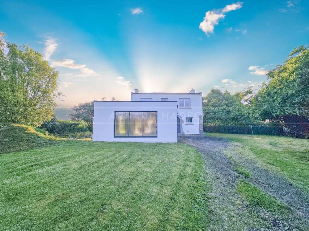 PROPRIETE T7 AVEC DEPENDANCES - TERRAIN DE +2500M² - PIECE DE VIE 80 M² - 4 CHAMBRES - IDEAL FAMILLE - COUP DE COEUR ASSURE - RARE !